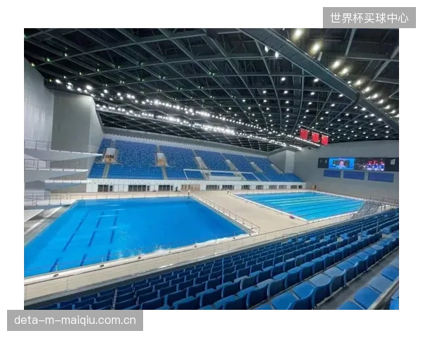 2026年市场调研显示，国内超过70%的新建省级以上体育馆游泳池已标配IP68压力仓式LED灯具